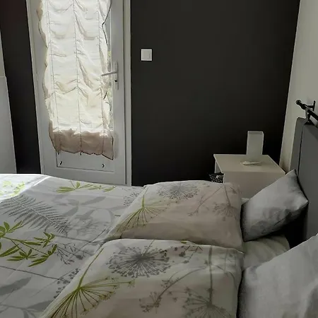 Apartament T2 Entierement Renove